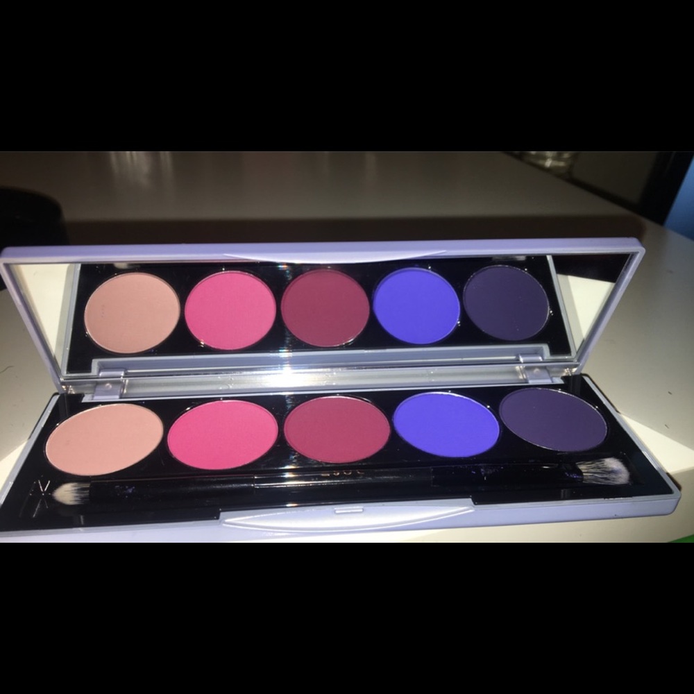 Dos makeup - Picture 2 of 2